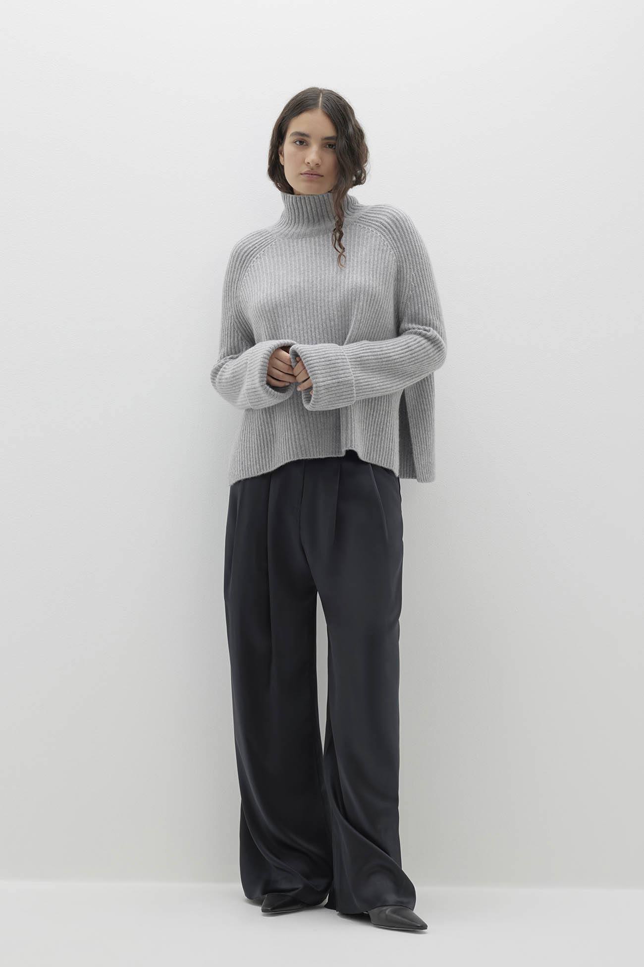 ISABELLA CASHMERE TURTLENECK