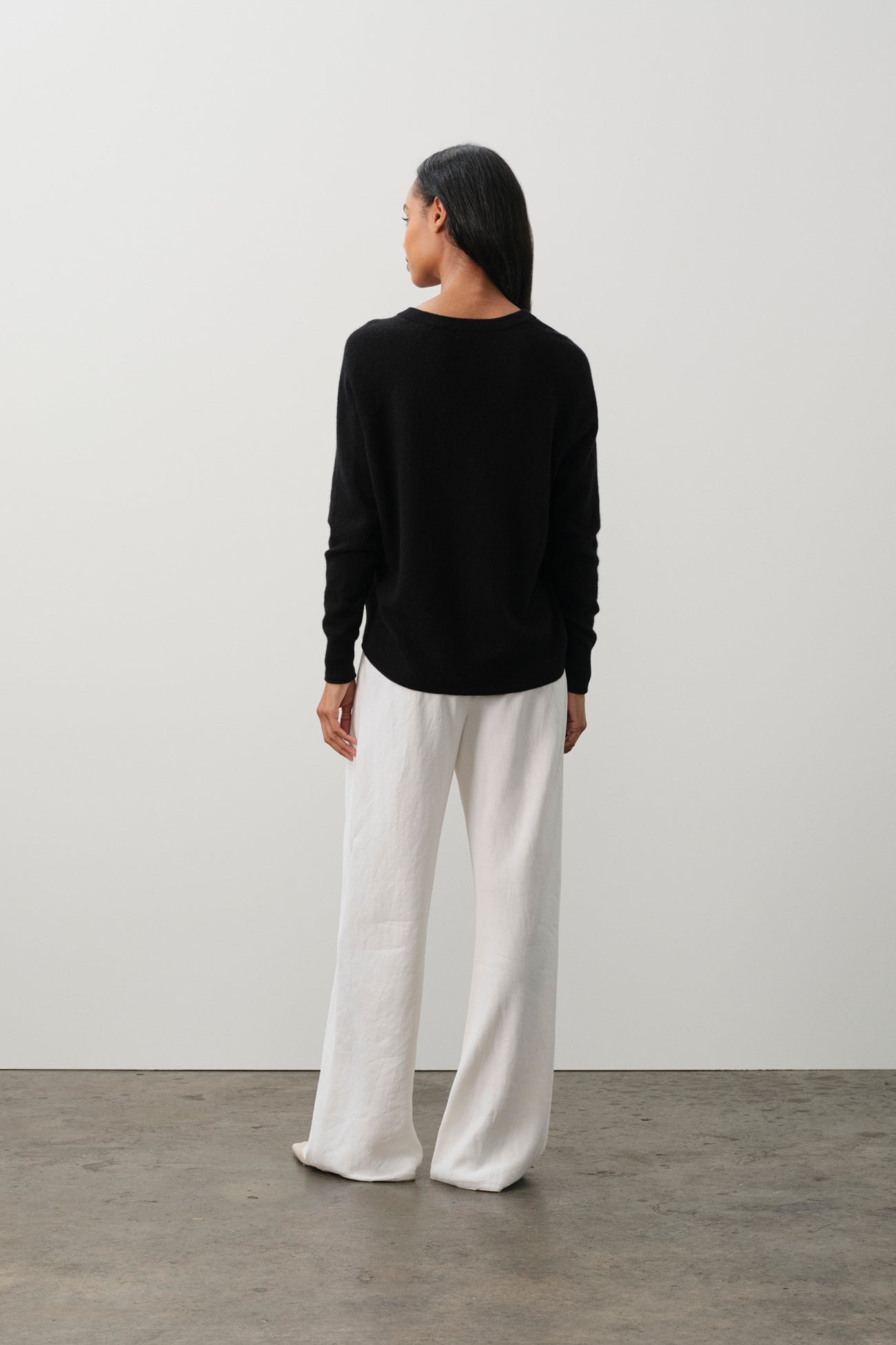 HARLYN CASHMERE V-NECK SWEATER