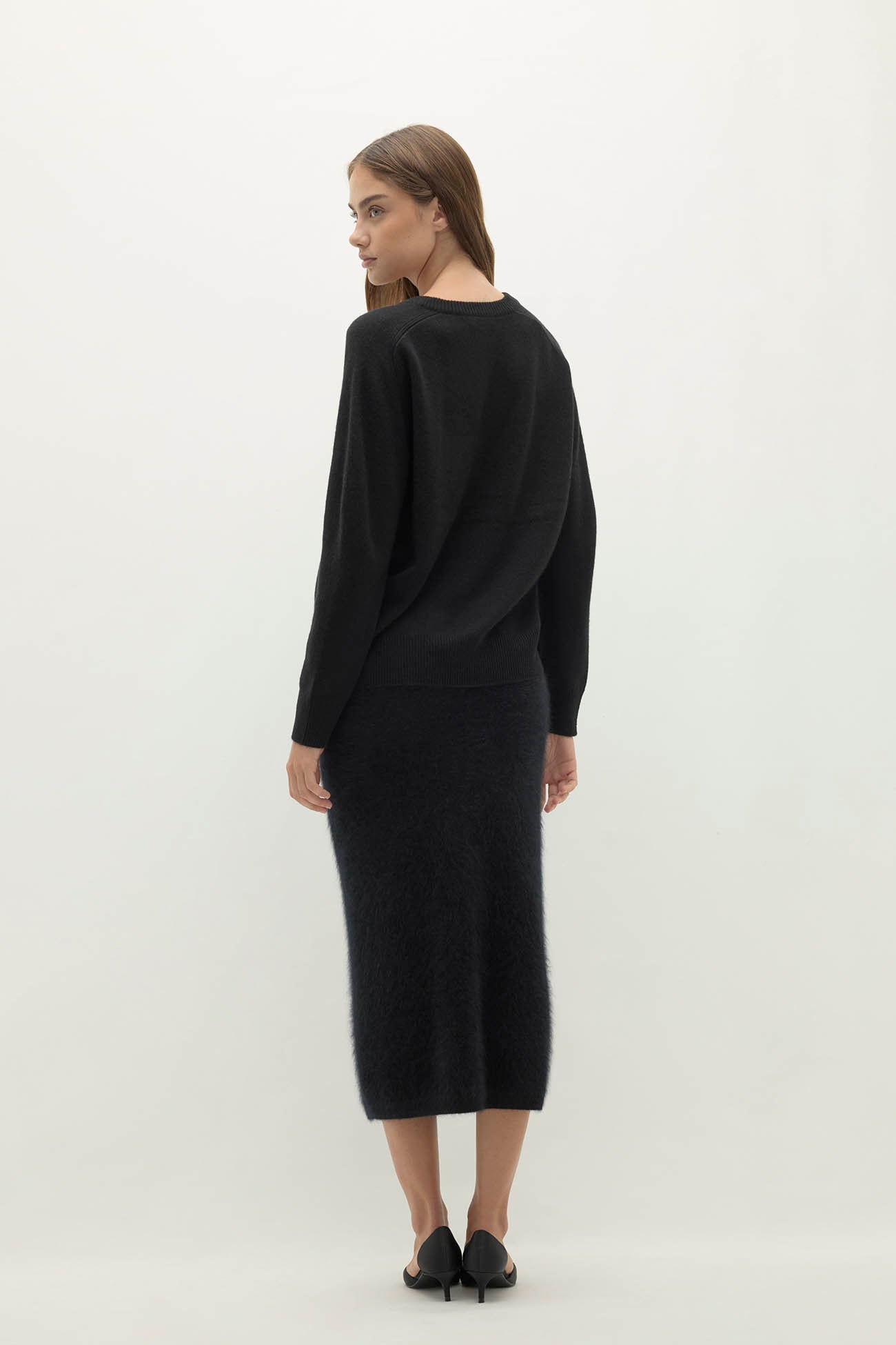 SYDNEY V-NECK CASHMERE SWEATER