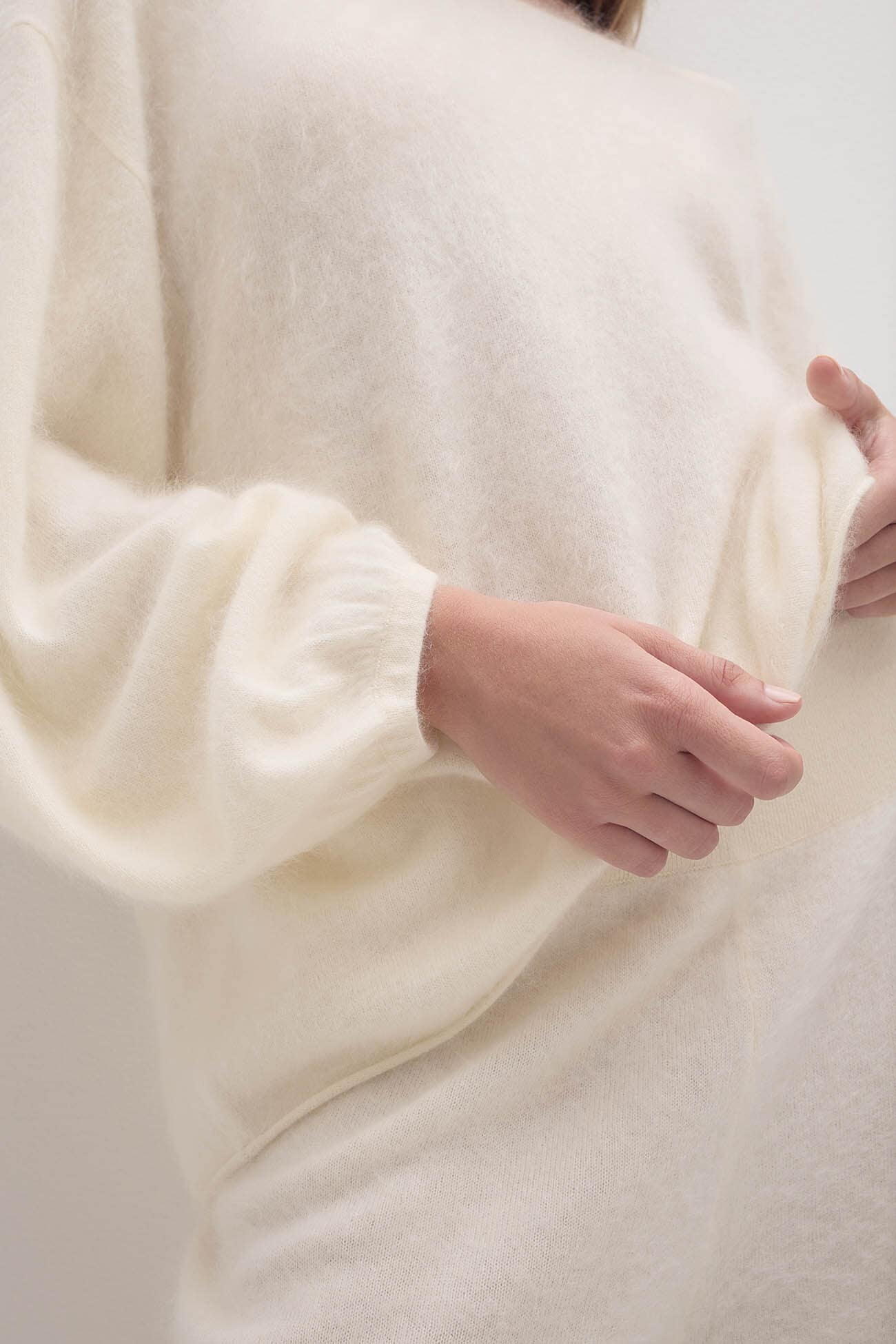 PENELOPE BRUSHED CASHMERE OFF THE SHOULDER SWEATER