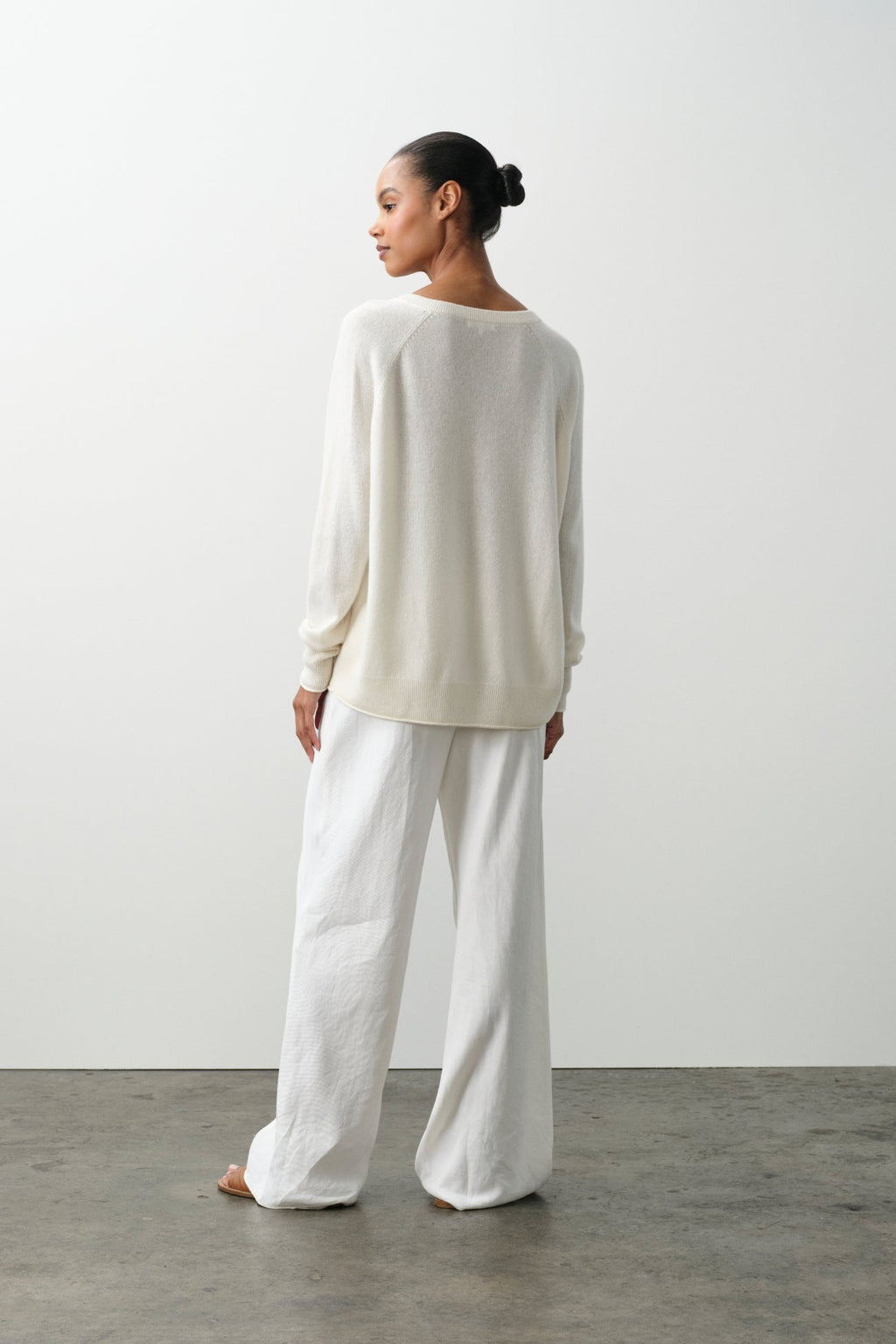 HARLYN CASHMERE V-NECK SWEATER