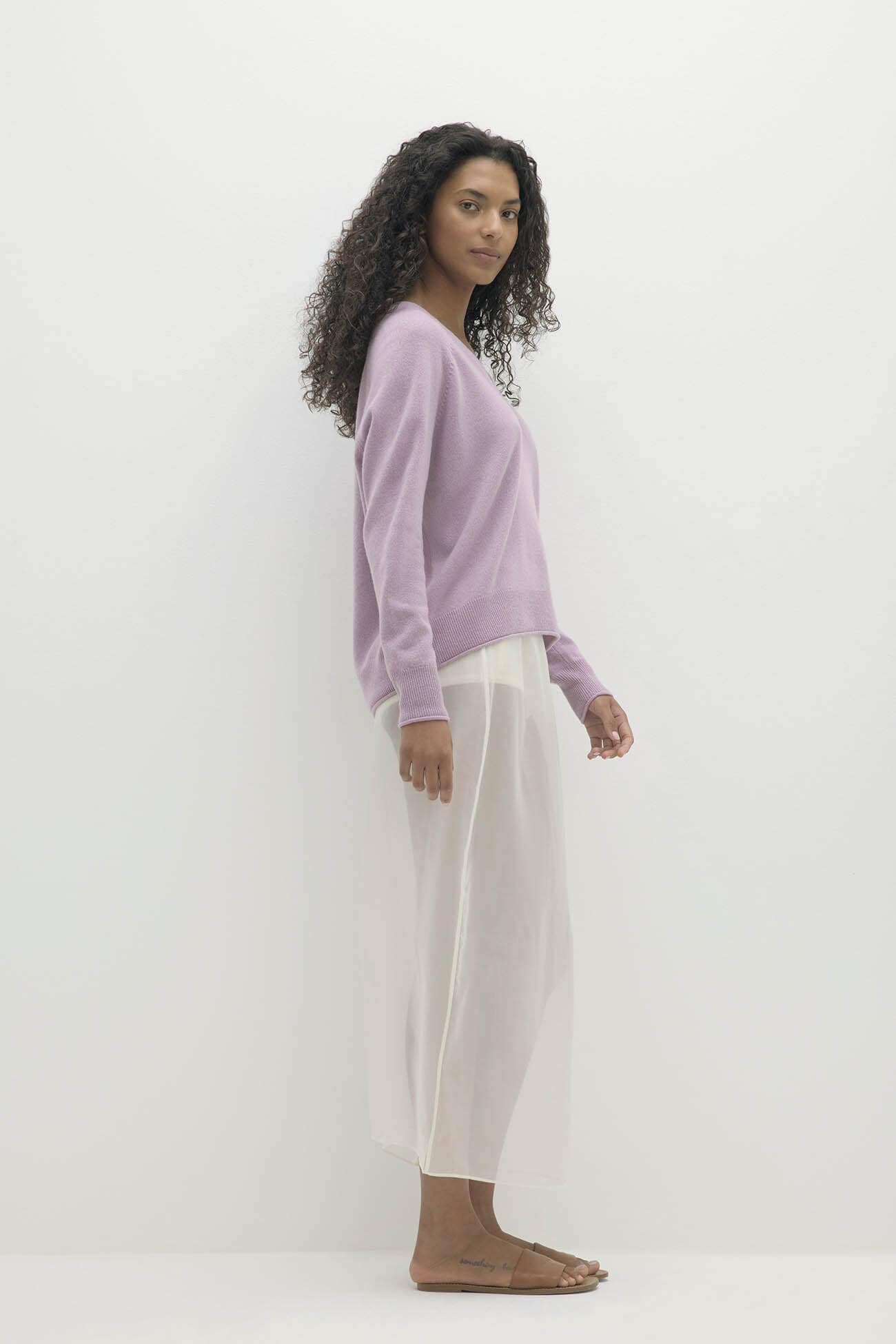HARLYN CASHMERE V-NECK SWEATER