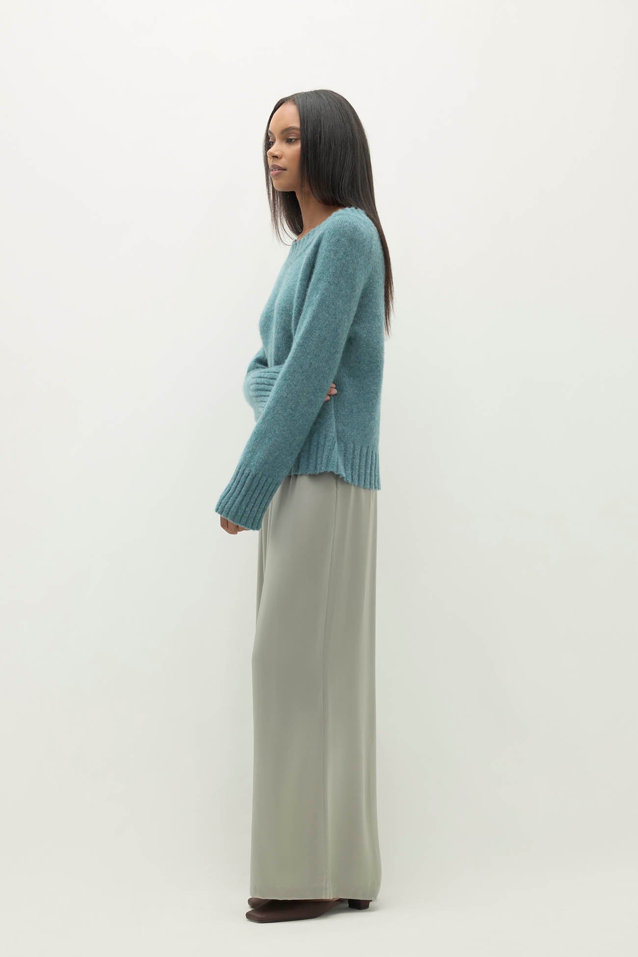 GIORGIA CLOUD SPUN CASHMERE OFF THE SHOULDER SWEATER