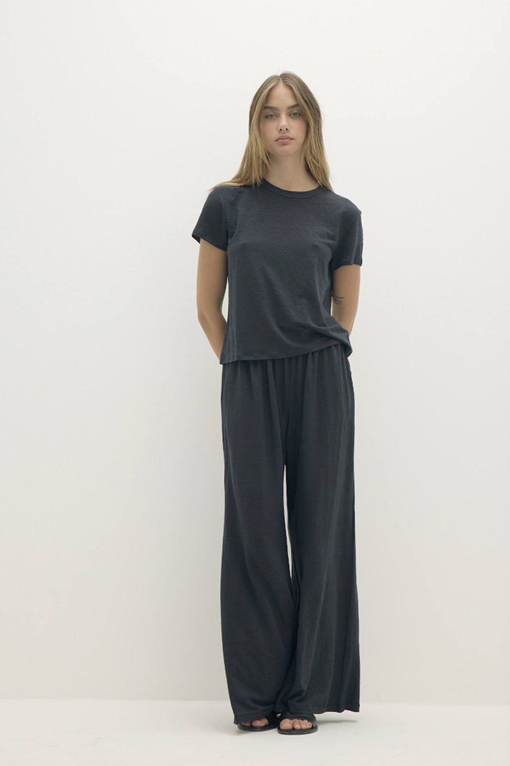 CHLOE LINEN CREWNECK TEE